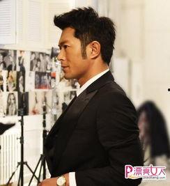 男明星爆料娱乐圈内幕,男明星亲述幕后真相  第2张